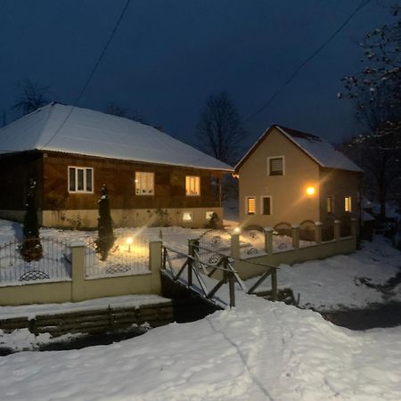 Котедж Подобовец Екстериор снимка